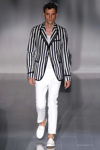 Look 4